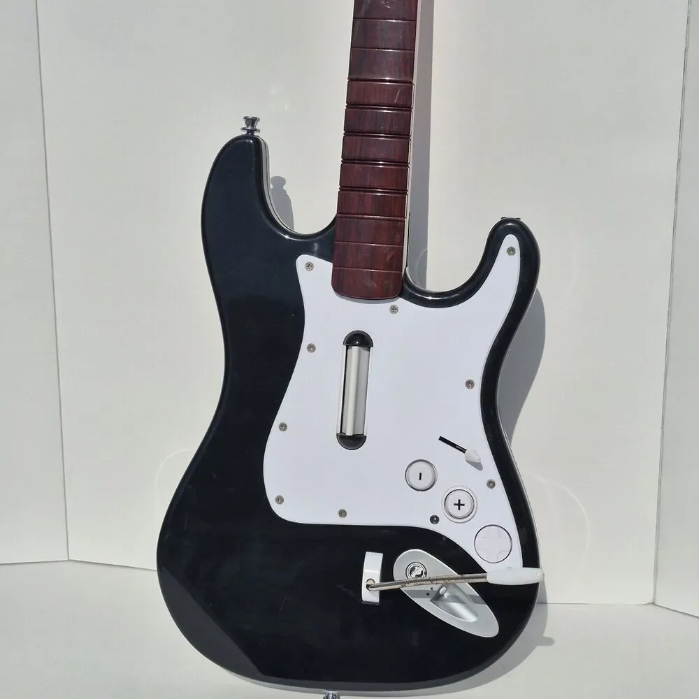 Wii Rock Band Harmonix Fender Stratocaster Guitar Model NWGTS2 Tested No Dongle